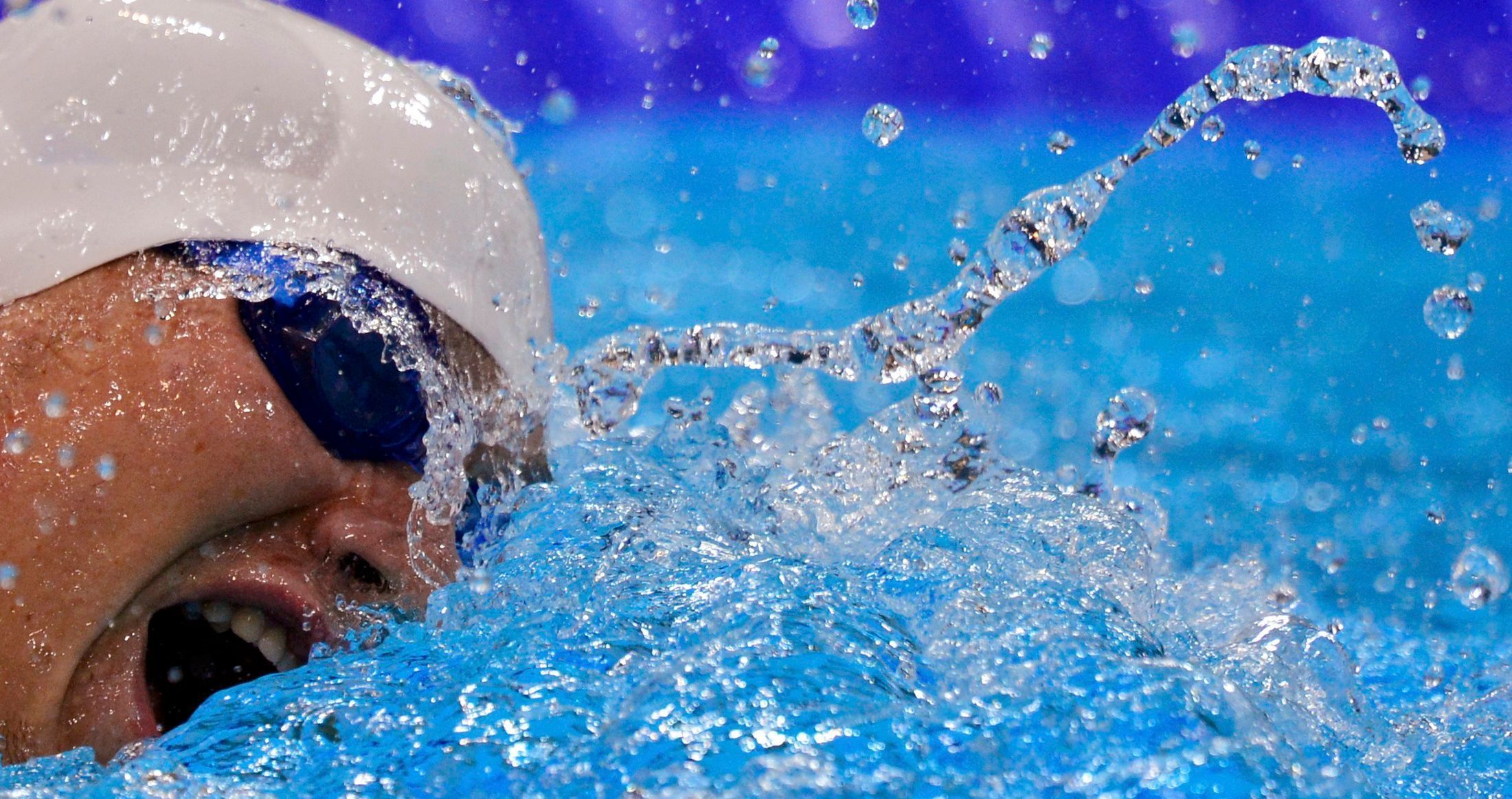 Pětibojař Ondřej Polívka v bazénu na olympijských hrách v Londýně