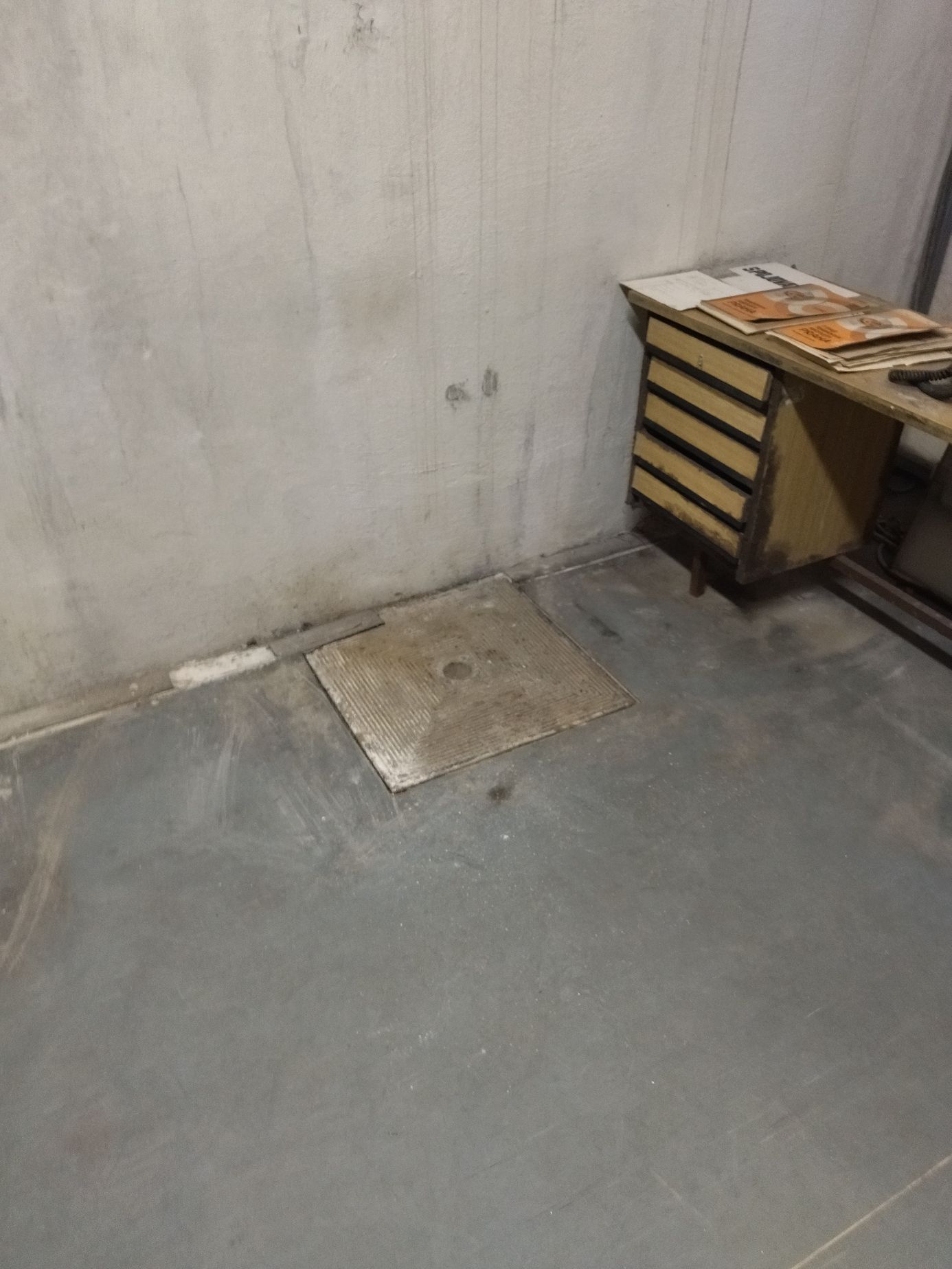 únikový východ kryt