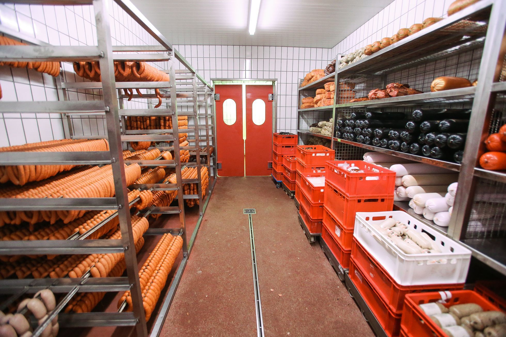 Hyperkmarket Globus - příprava masa, řeznictví, řezník Pavel Holeček