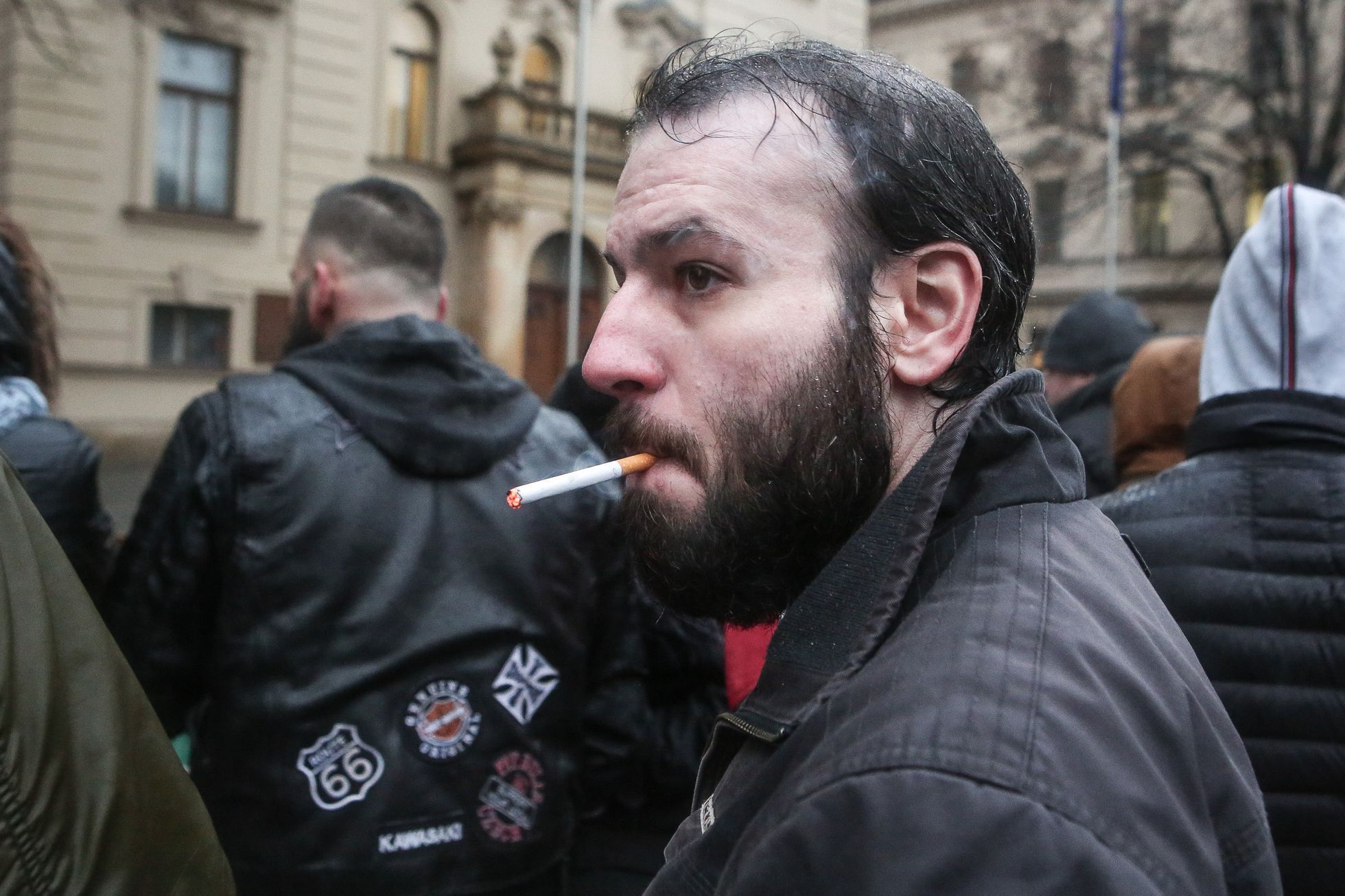 Protest / demonstrace proti vládním koronavirovým opatřením, blokáda Úřadu vlády, otevřené Česko