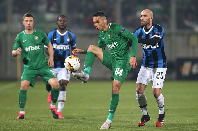 fotbal, Evropská liga 2019/2020, play off, Razgrad - Inter Milán, Marcelinho, Borja Valero