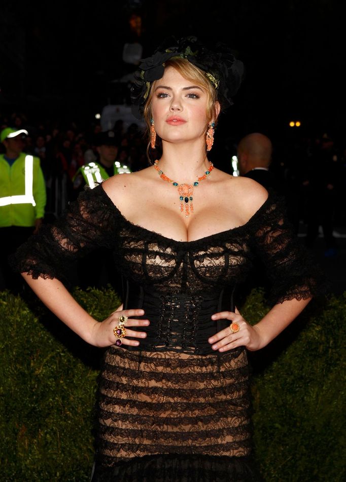 Kate Upton arrives at the Metropolitan Museum of Art Costume Institute Gala Benefit in New York