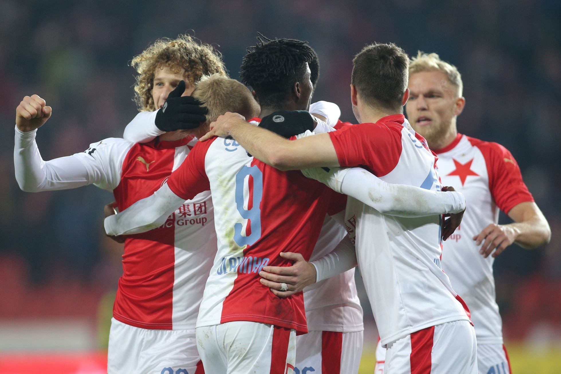 fotbal, Fortuna:Liga 2018/2019, Slavia - Baník Ostrava, radost hráčů Slavie