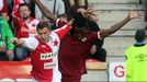 SL, Slavia-Sparta: Martin Dobrotka - Costa Nhamoinesu