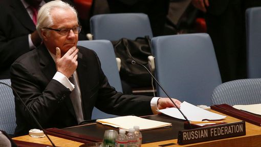 Ruský velvyslanec při OSN Vitalij Čurkin prohlásil na zasedání Rady bezpečnosti, že o Putina o invazi na Krym požádal svržený ukrajinský prezident Viktor Janukovyč.