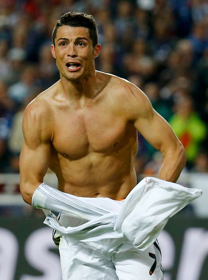 Real Madrid's Cristiano Ronaldo celebrates after scoring a penalty against Atletico Madrid during their Champions League final soccer match at the Luz Stadium in Lisbon M