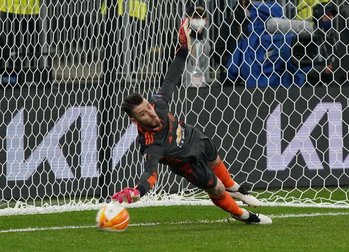 Soccer Football - Europa League Final - Villarreal v Manchester United - Polsat Plus Arena Gdansk, Gdansk, Poland - May 26, 2021 Manchester United's David de Gea attempts