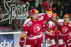 Třinec zahájil semifinále fantasticky, Spartu doma rozdrtil