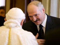 Alexandr Lukašenko na audienci u papeže Benedikta XVI.
