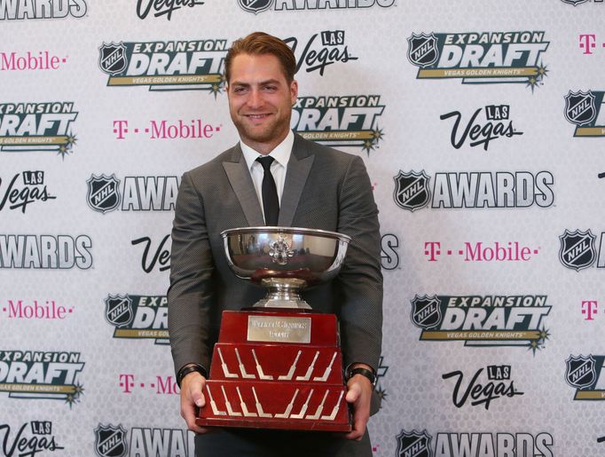 Braden Holtby s Jennings Trophy