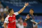 Živě: Arsenal vytěžil z minima maximum a z hřiště PSG si odváží bod za remízu 1:1