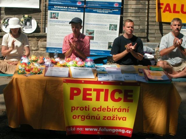 Falun Gong - protest v Praze