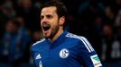 Tranquillo Barnetta ze Schalke 04 slaví gól v síti Borussie Mönchengladbach.