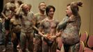 Jeff Bitting (R), from St Augustine, Florida, speaks backstage with fellow full-body tattoo contestants before judging at the National Tattoo Association Convention in Cincinnati, Ohio April 13, 2012. In his 33 years of getting tattoos, Bitting says he has had about 500 hours of work and will complete his other leg in his bid to win more full-body contests. Picture taken April 13, 2012. REUTERS/Larry Downing (UNITED STATES - Tags: SOCIETY TPX IMAGES OF THE DAY) ATTENTION EDITORS PICTURE 21 31 FOR PACKAGE 'ADDICTED TO NEEDLE' TO FIND ALL PICTURES SEARCH 'ADDICTED NEEDLE' Published: Čer. 29, 2012, 2:24 odp.