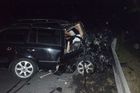 V Karviné se čelně srazila dvě auta. Zemřelo pět lidí