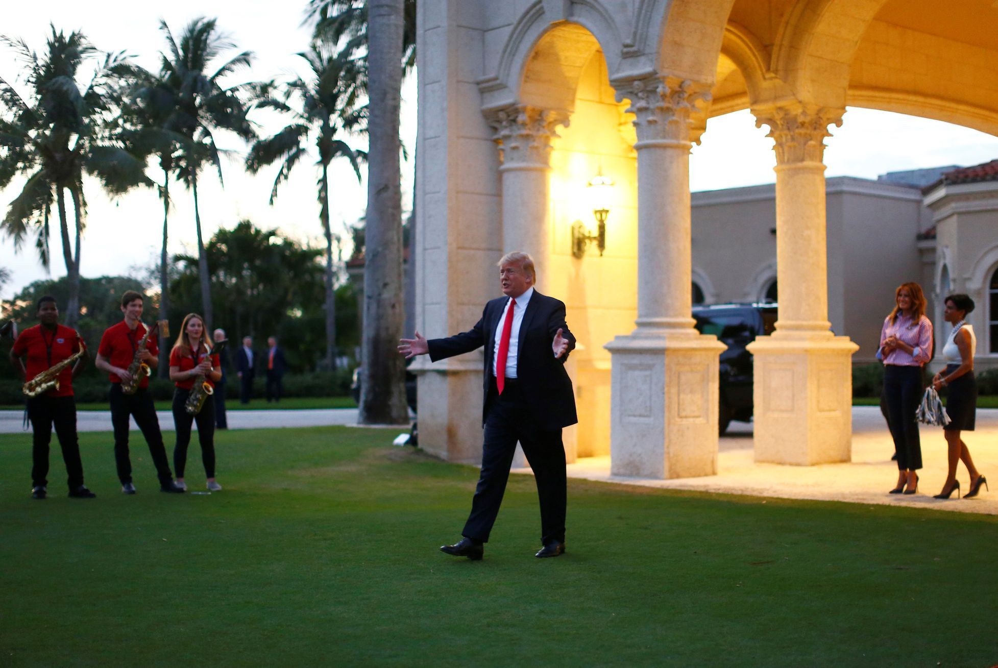 Americký prezident Donald Trump sledoval Super Bowl LIII na svém golfovém hřišti na Floridě