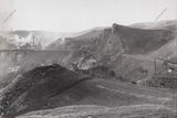 Pohled na železniční trať v Hlubočepech. V pozadí Prokopské údolí, cementárna a vápenka. Rok 1925.