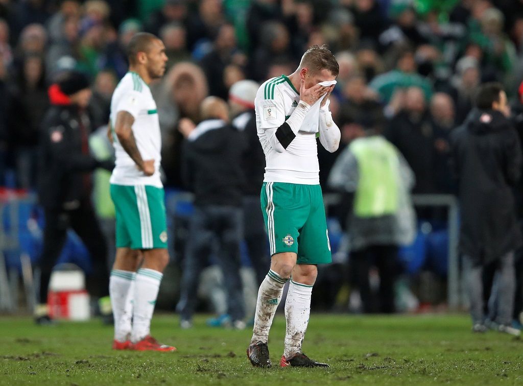 Smutek fotbalistů Severního Irska po vyřazení z baráže o MS