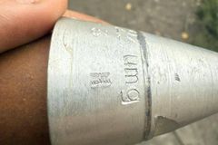 Senzační objev ukrajinských vojáků. K čemu jsou Rusům detonátory s hákovým křížem?
