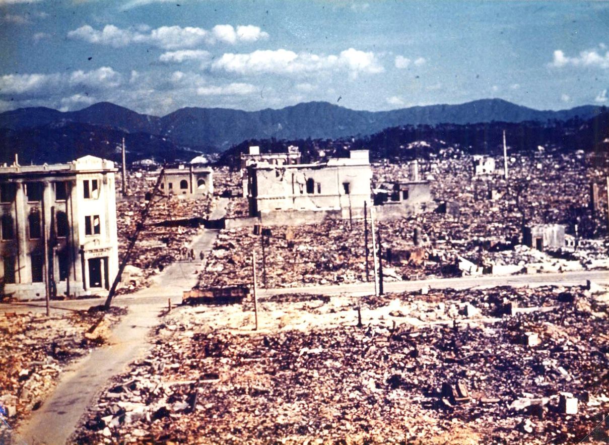 Jednorázové užití / Fotogalerie / Před 75 lety USA shodili jadernou pumu na Hirošimu