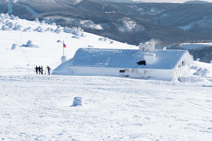 Krkonoše, zimní stezka z Lysé hory na Vrbatovu boudu