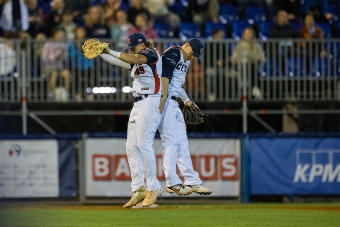 Čeští baseballisté při vítězství nad Řeckem