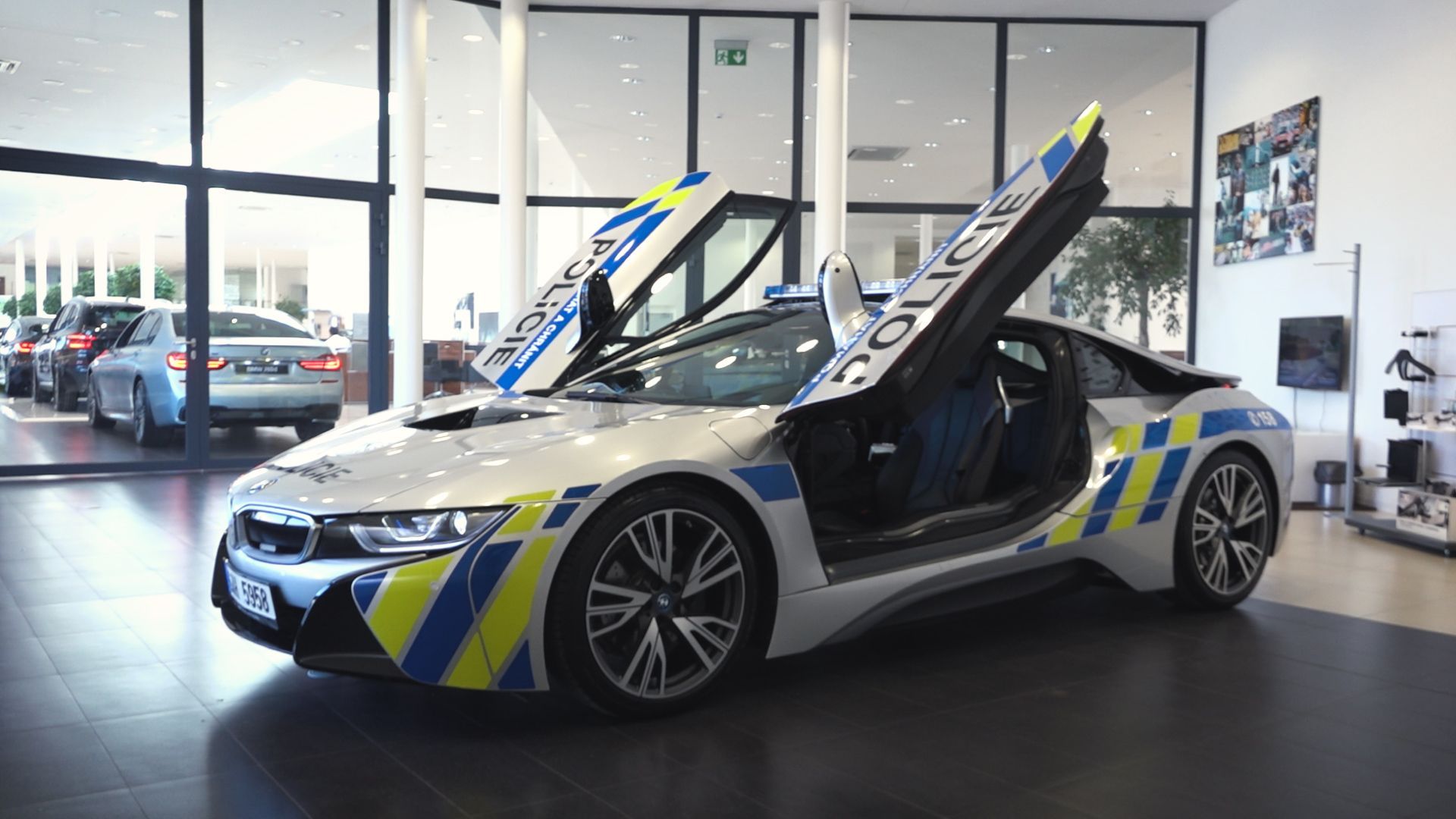 Policejní BMW i8, 2018