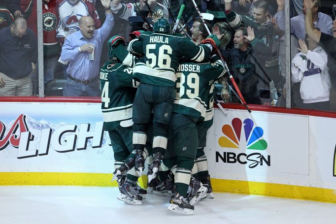 NHL, Minnesota-Colorado: Mikael Granlund (64) slaví vítězný gól