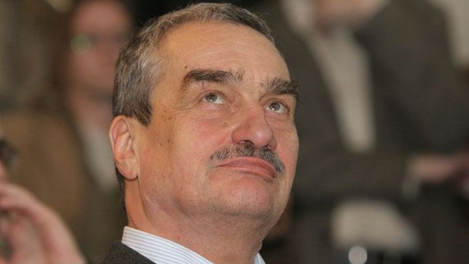 Ministr zahraničí v rozhovoru pro Aktuálně.cz přiznává, že návrat Čunka je z jeho strany ústupek. Ale jen v čase