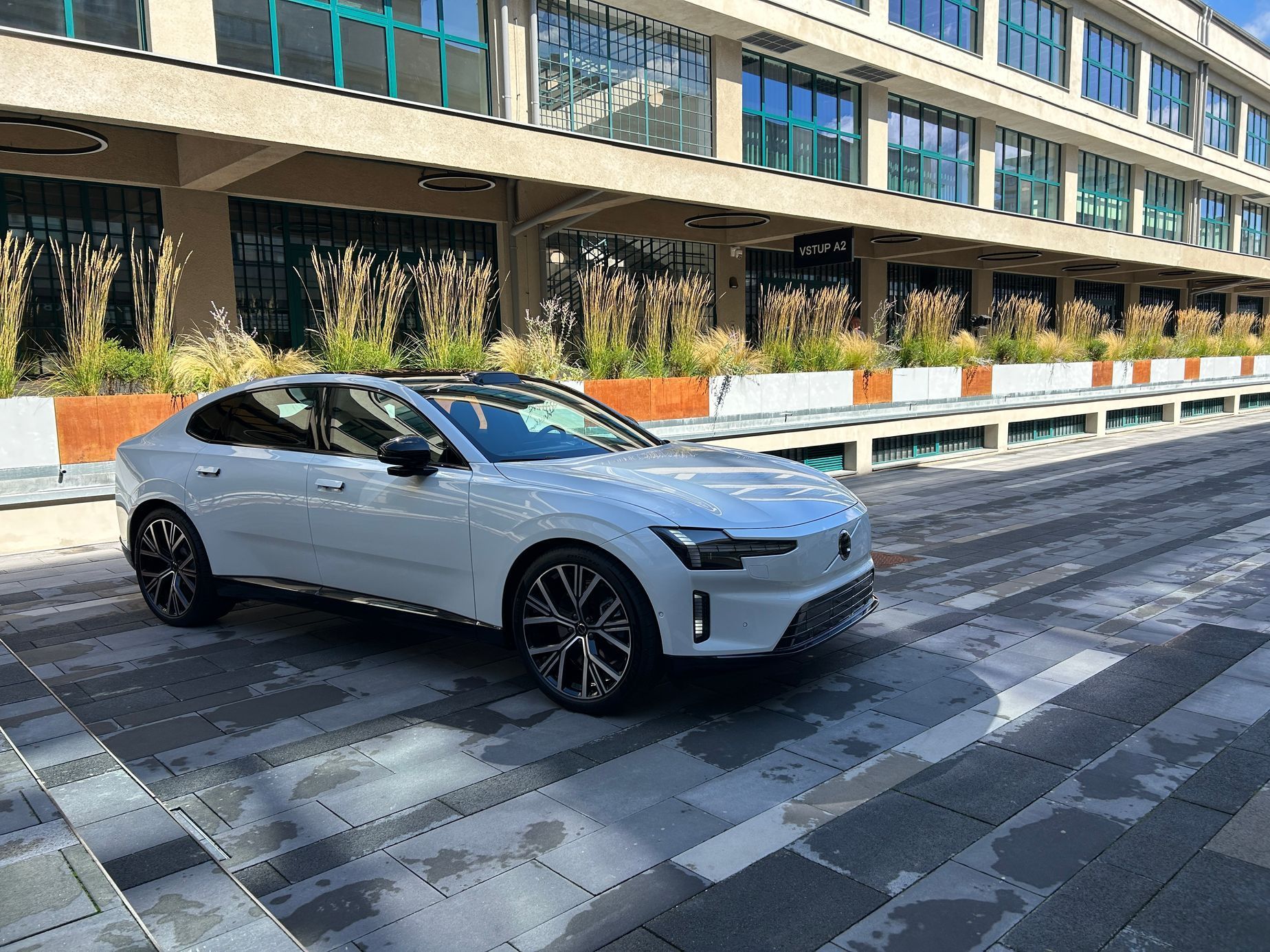 Volvo ES90