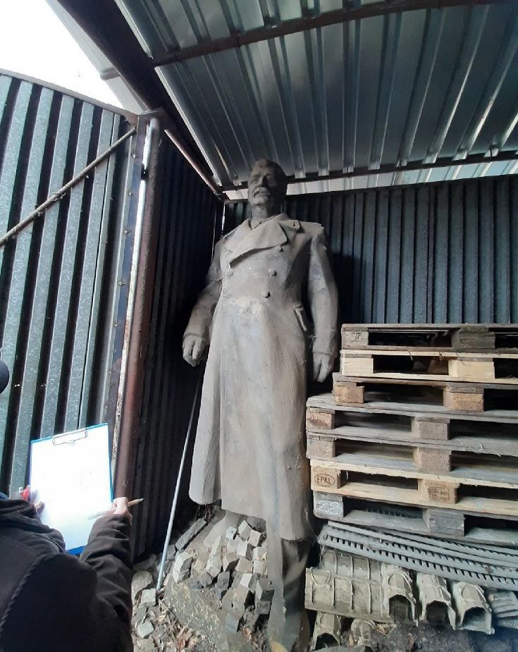 Socha Stalina Komárov