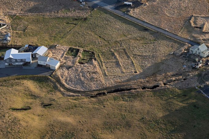 Vesnice Grindavík leží přímo pod islandským vulkánem.