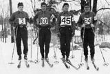 III. zimní olympijské hry proběhly v Lake Placid v USA. Na snímku je finské běžecké družstvo. Druhý zleva Veli Saarinen, vítěz závodu na 50 kilometrů v čase čtyři hodiny dvacet osm minut. Z Československa přijelo šest sportovců.