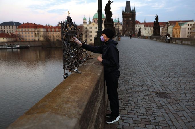 Fotografie Jana Šibíka z knihy Spánek rozumu plodí příšery.