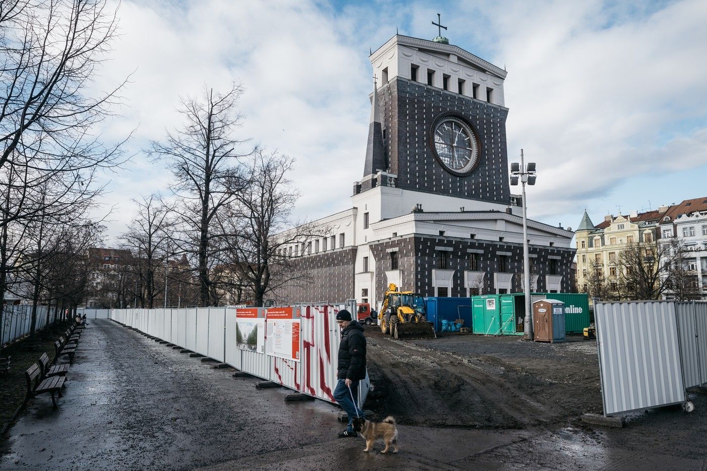 Kostel Nejsvětějšího srdce Páně, Praha, Vinohrady, Náměstí Jiřího z Poděbrad, historie, stavba, Domácí