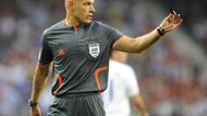 Anglický sudí Howard Webb, který letos rozhodoval finále Ligy mistrů, zažije na MS premiéru. Jeho prvním zápasem bude duel Španělska se Švýcarskem.