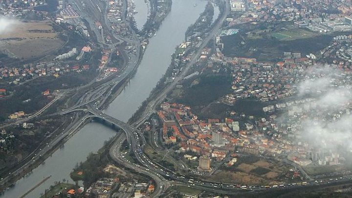 Noční můra řidičů. V září začne dlouholetá oprava Barrandovského mostu