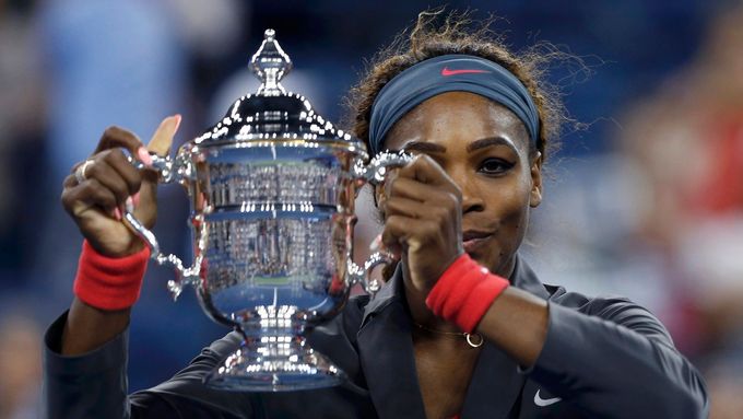 Serena Williamsová stejně jako loni porazila ve finále US Open Viktorii Azarenkovou, a získala tak už svůj pátý titul z newyorské dvouhry.