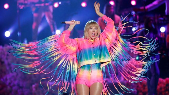 Americká zpěvačka Taylor Swift na koncertě v Kalifornii, snímek z 1. června 2019