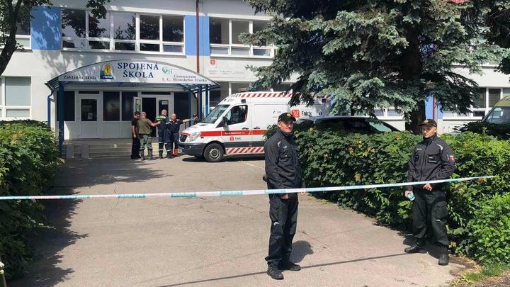 Útok nožem na škole na Slovensku: Zemřel zástupce ředitelky, zraněné jsou i děti