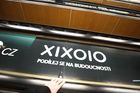 Xixoio chce z Česka měnit svět. Láká na revoluci a známá jména, pochybnosti však sílí