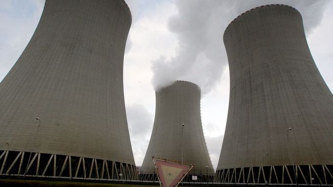 Podle ministra průmyslu a obchodu Jana Mládka /ČSSD/ závislost na Rusku v případě dostavby jaderných elektráren nehrozí. Účast Ruska v soutěži navíc zvyšuje šanci na nižší cenu.