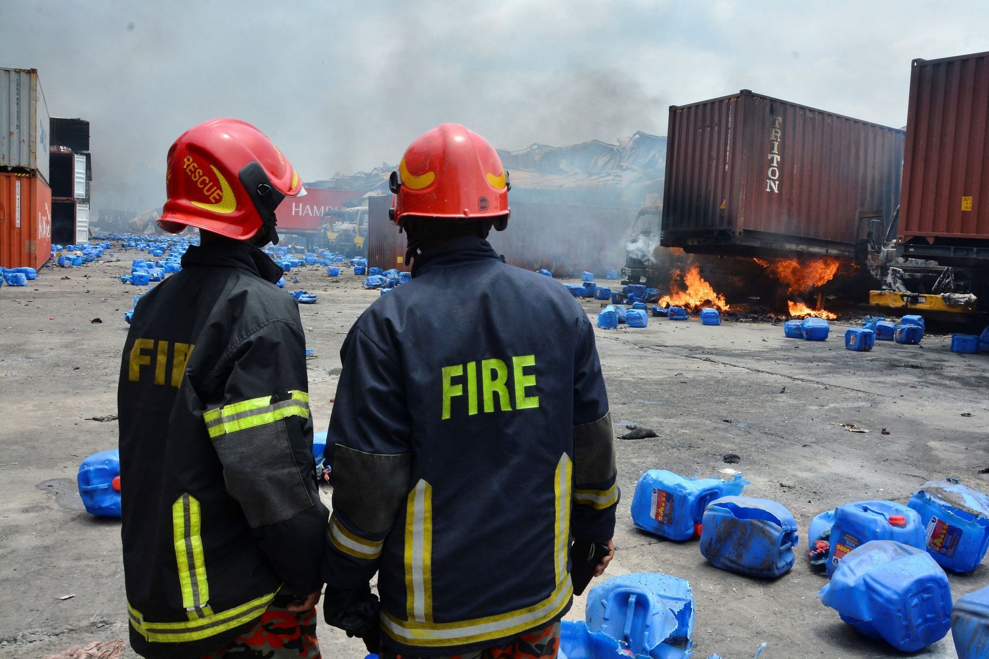 Požár kontejnerového překladiště v Bangladéši