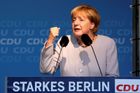 Nemá děti. Krajní pravice před volbami v Berlíně útočí na Merkelovou