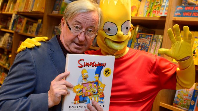 Jiří Lábus na křtu knihy Simpsonovi: Rodinná historie v roce 2014.