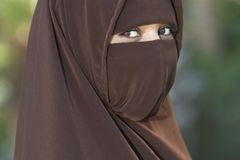 Ženy nemusí schovávat tvář, šokoval duchovní Saúdskou Arábii