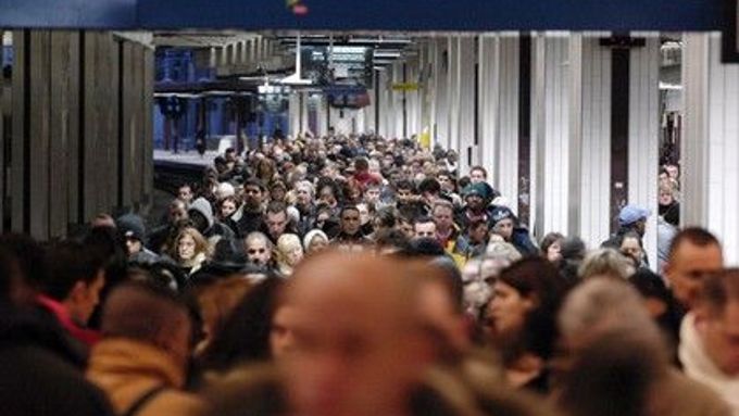 Francie v chaosu: stojí železnice i metro