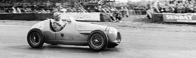 Juan Manuel Fangio
Závody ve Formule 1 v 50. letech dvacátého století.