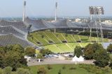 Dominantou parku je Mnichovský olympijský stadion s nynější kapacitou pro téměř sedmdesát tisíc diváků. Výstavba trvala čtyři roky. V roce 1974 se tu konalo Mistrovství světa ve fotbale, o čtrnáct let později pak Mistrovství Evropy.