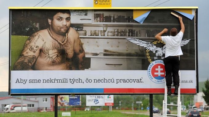 Před letošními volbami přišla Slovenská národní strana s tímto billboardem. Po několika dnech jej stáhla.